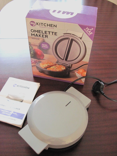 Kitchen omelette maker - omelette,